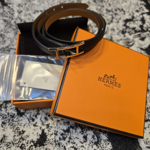 Hermes Jewelry - Black & Brown Reversible Leather Slim Belt